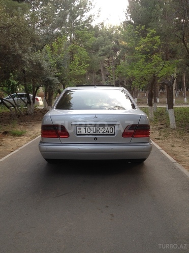 Mercedes E 240 1998, 243,450 km - 2.4 l - Sumqayıt