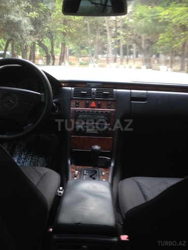 Mercedes E 240 1998, 243,450 km - 2.4 l - Sumqayıt