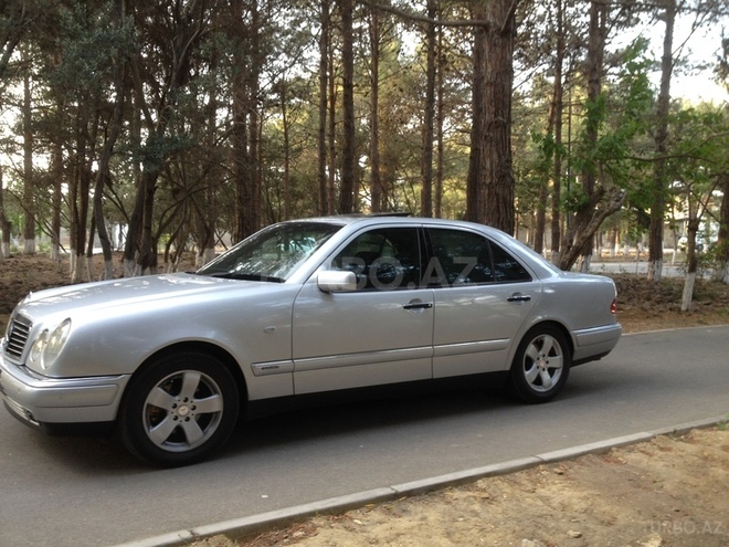 Mercedes E 240 1998, 243,450 km - 2.4 l - Sumqayıt