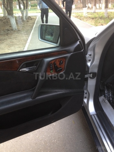 Mercedes E 240 1998, 243,450 km - 2.4 l - Sumqayıt