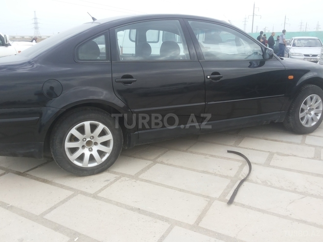 Volkswagen Passat 1999, 195,635 km - 1.8 l - Sumqayıt