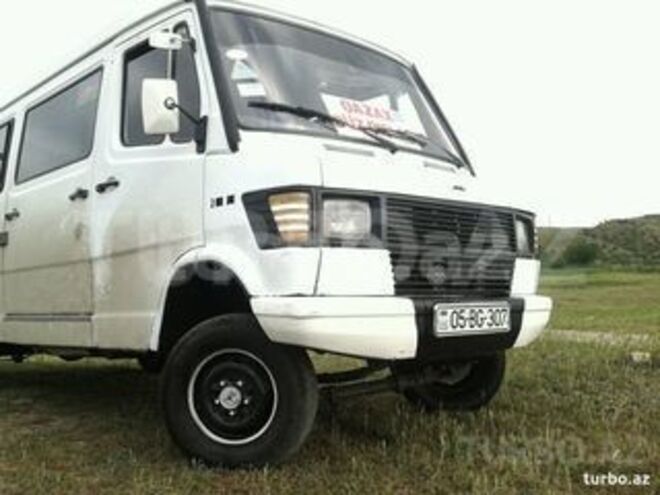 Mercedes 208 D 1994, 220,000 km - 2.5 л - Ağstafa