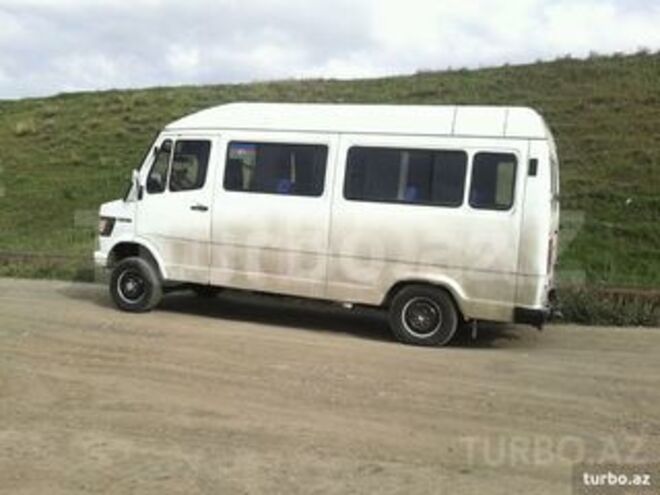 Mercedes 208 D 1994, 220,000 km - 2.5 л - Ağstafa