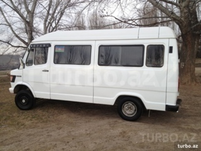 Mercedes 208 D 1994, 220,000 km - 2.5 л - Ağstafa