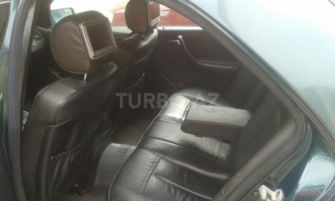Mercedes C 250 1995, 285,000 km - 2.5 л - Bakı