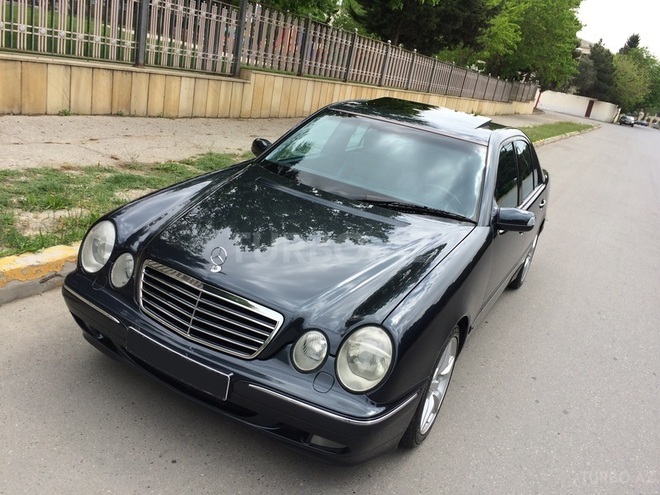 Mercedes E 320 2001, 188,000 km - 3.2 l - Bakı