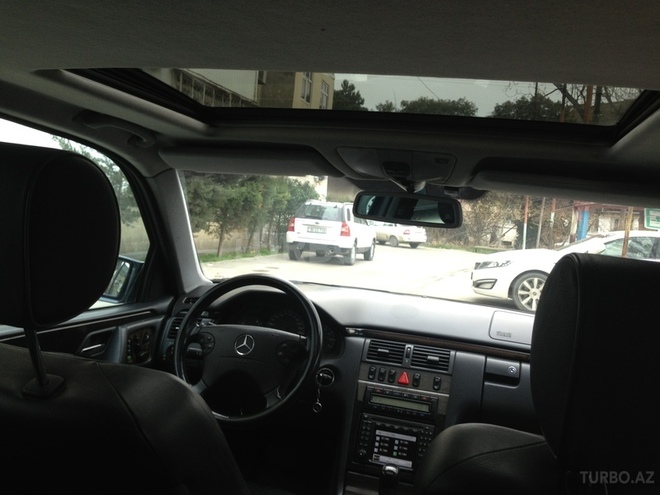 Mercedes E 320 2001, 188,000 km - 3.2 l - Bakı