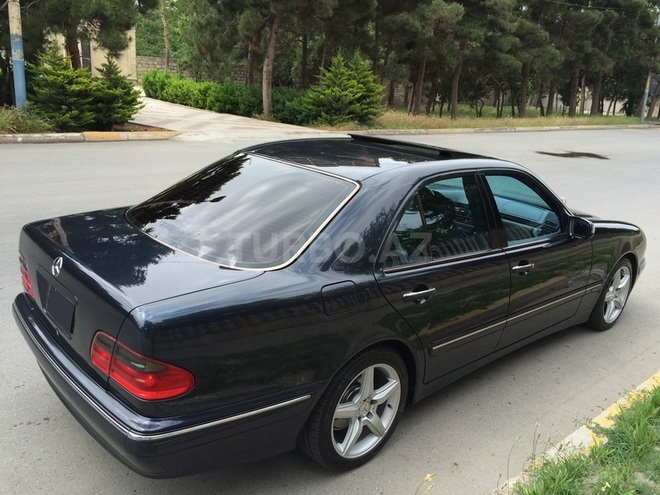 Mercedes E 320 2001, 188,000 km - 3.2 l - Bakı