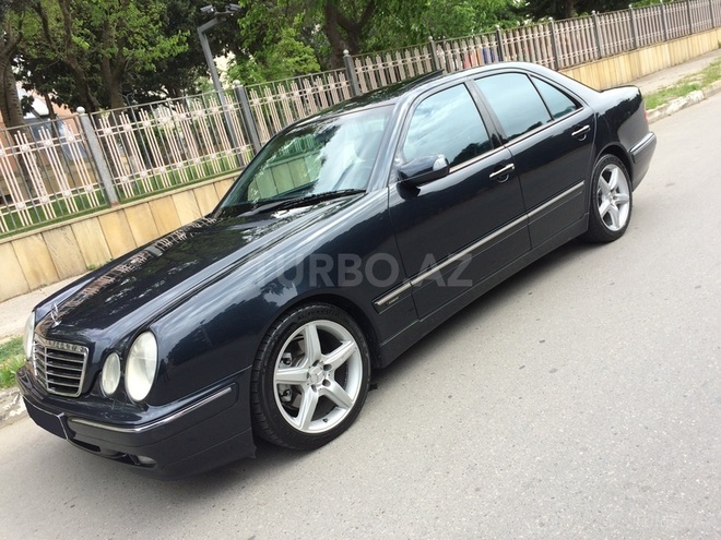 Mercedes E 320 2001, 188,000 km - 3.2 l - Bakı