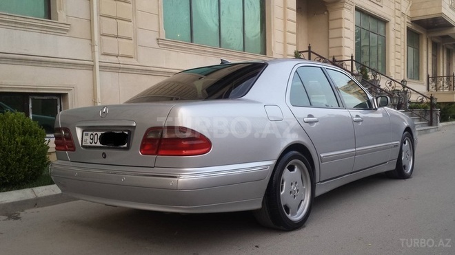 Mercedes E 270 2000, 300,000 km - 2.7 л - Bakı