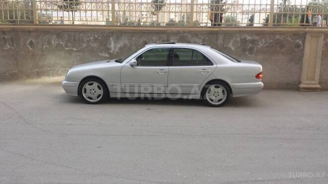 Mercedes E 270 2000, 300,000 km - 2.7 л - Bakı