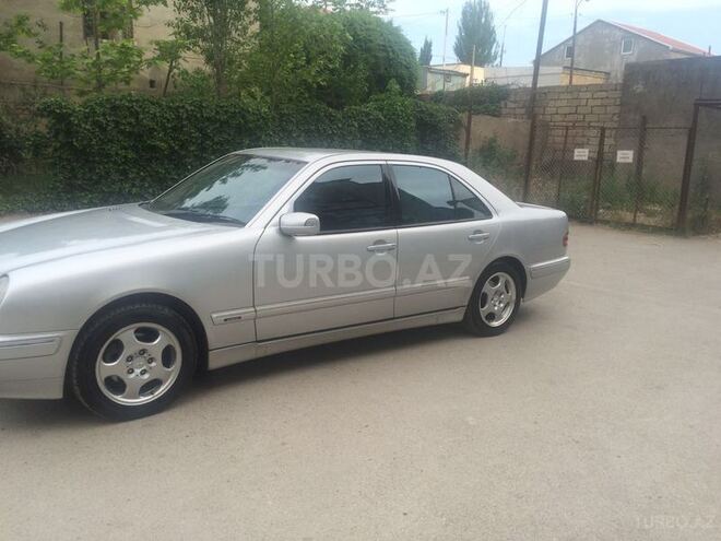 Mercedes E 220 1999, 213,000 km - 2.2 l - Bakı