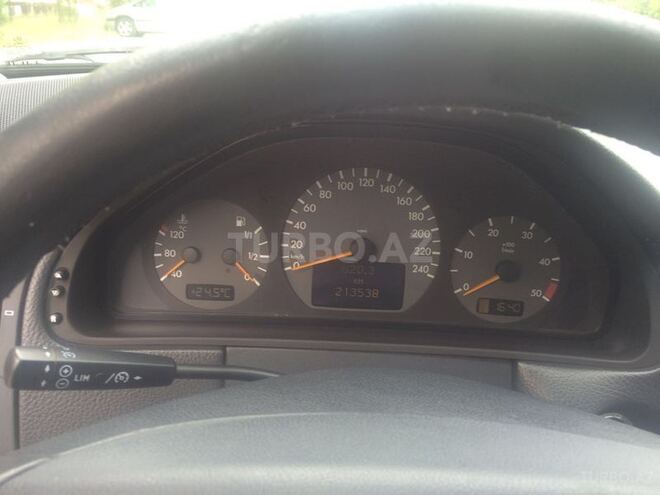 Mercedes E 220 1999, 213,000 km - 2.2 l - Bakı
