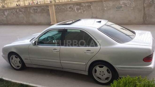 Mercedes E 270 2000, 330,000 km - 2.7 л - Bakı
