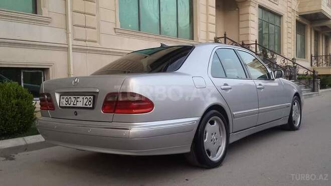 Mercedes E 270 2000, 330,000 km - 2.7 л - Bakı