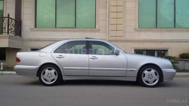 Mercedes E 270 2000, 330,000 km - 2.7 л - Bakı