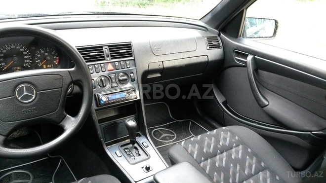 Mercedes C 200 2000, 225,000 km - 2.0 л - Bakı