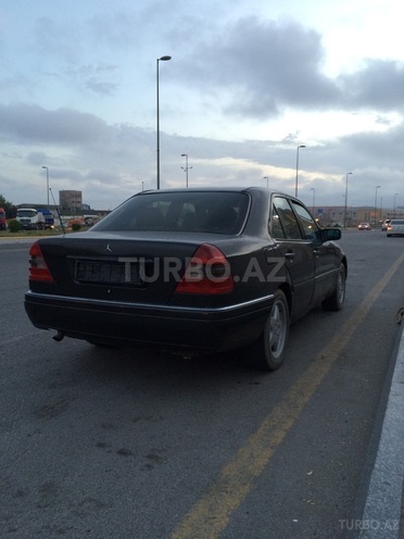 Mercedes C 180 1995, 270,000 km - 1.8 l - Bakı