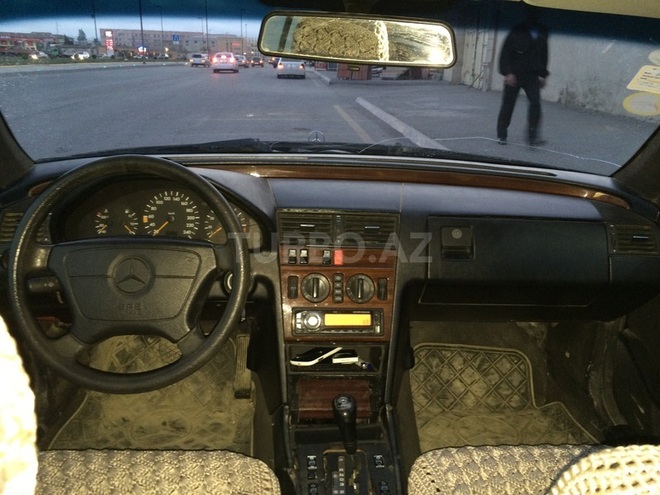 Mercedes C 180 1995, 270,000 km - 1.8 l - Bakı