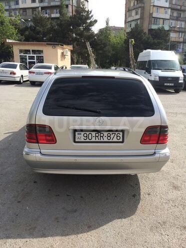 Mercedes E 240 2001, 212,000 km - 2.4 л - Bakı