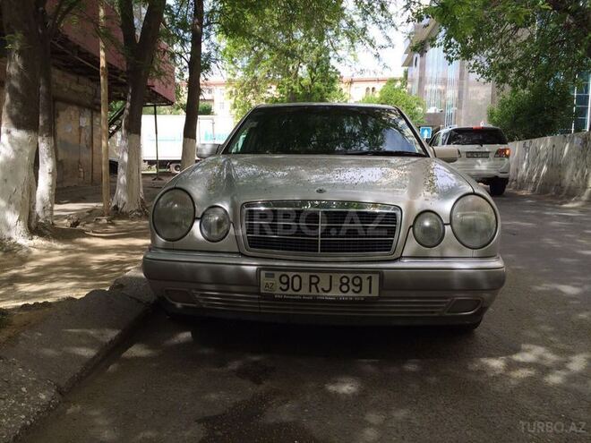 Mercedes E 240 1999, 120,000 km - 2.6 l - Bakı