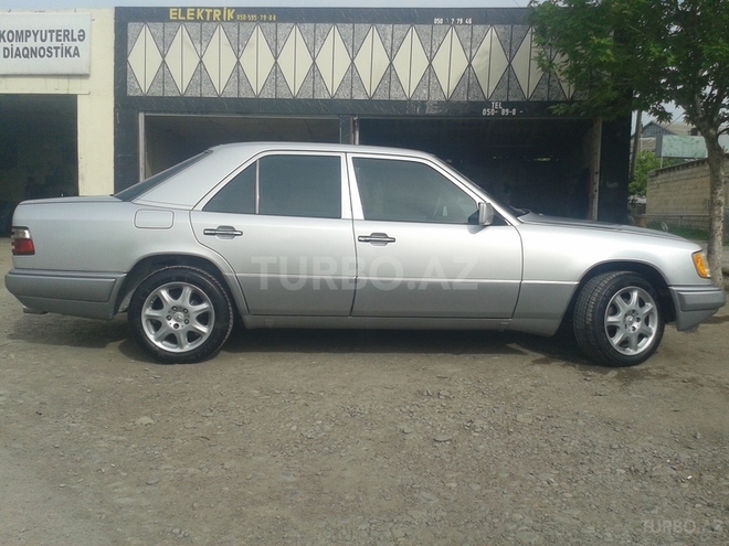 Mercedes E 200 1995, 344,000 km - 2.0 л - Bərdə