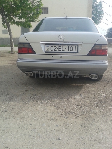 Mercedes E 200 1995, 344,000 km - 2.0 л - Bərdə