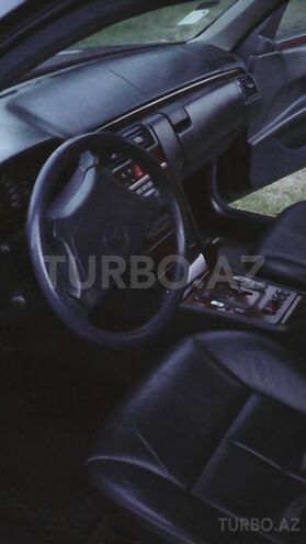 Mercedes E 240 1999, 290,000 km - 2.4 л - Bakı