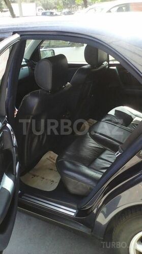 Mercedes E 240 1999, 290,000 km - 2.4 л - Bakı
