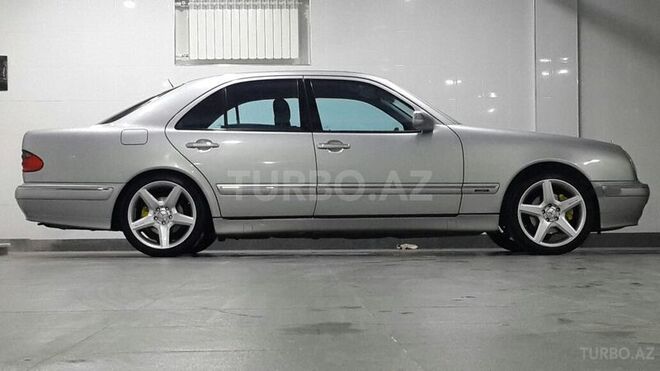 Mercedes E 280 1999, 224,000 km - 2.8 l - Bakı