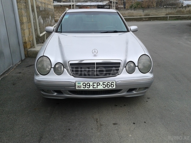 Mercedes E 200 2001, 329,000 km - 2.1 л - Bakı