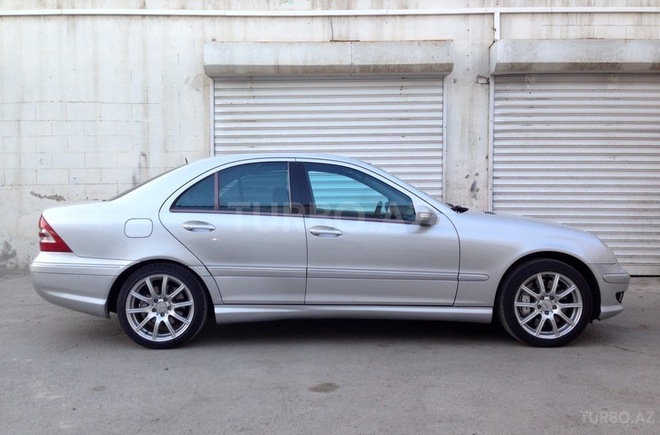 Mercedes C 32 AMG 2004, 215,000 km - 3.2 л - Bakı