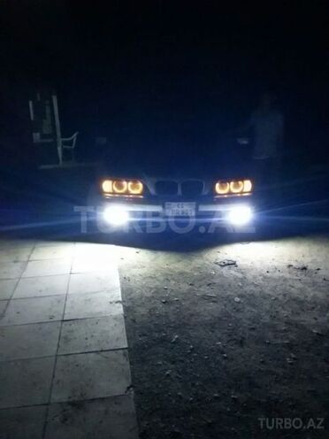BMW 528 1996, 254,320 km - 2.8 l - Masallı