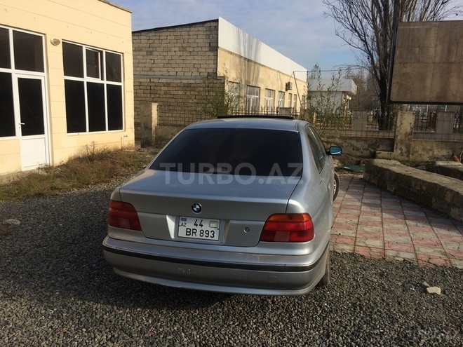 BMW 528 1996, 254,320 km - 2.8 l - Masallı