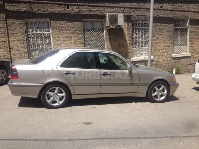 Mercedes C 230 1998, 199,000 km - 2.3 l - Bakı
