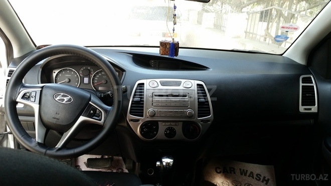 Hyundai i20 2011, 75,000 km - 1.4 л - Bakı