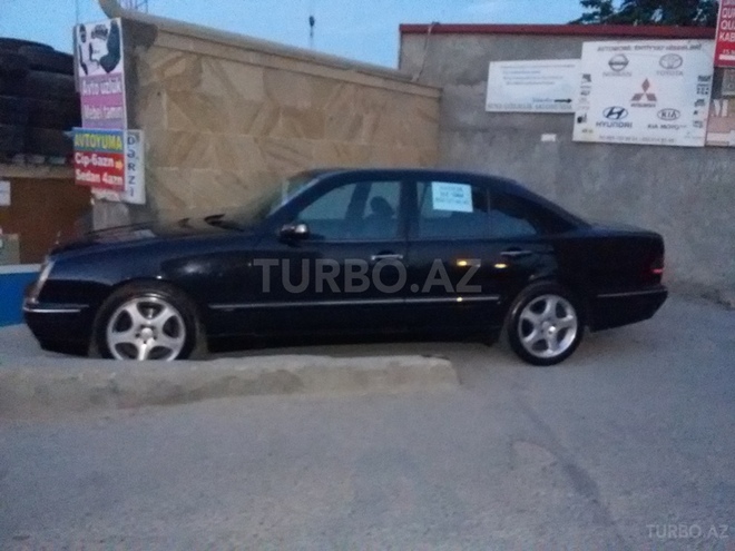 Mercedes E 280 2000, 220,000 km - 2.8 l - Bakı