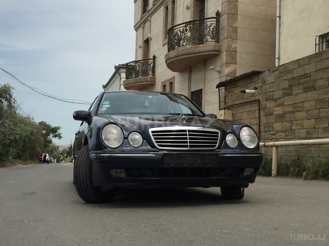 Mercedes E 320 2000, 217,000 km - 3.2 l - Bakı