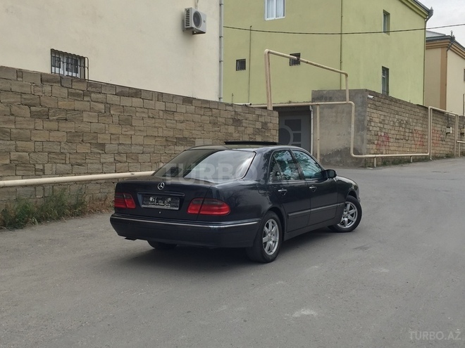 Mercedes E 320 2000, 217,000 km - 3.2 l - Bakı