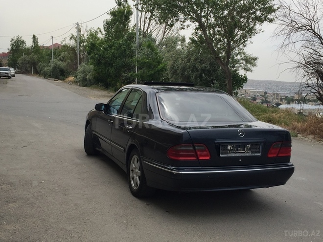 Mercedes E 320 2000, 217,000 km - 3.2 l - Bakı