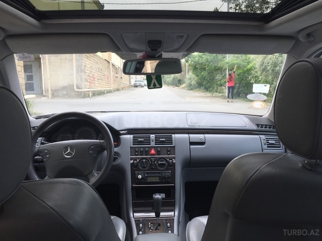 Mercedes E 320 2000, 217,000 km - 3.2 l - Bakı