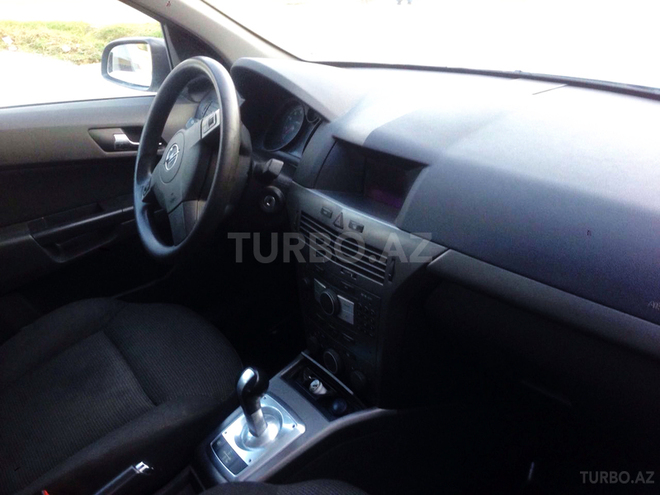 Opel Astra 2005, 240,000 km - 1.6 l - Gəncə