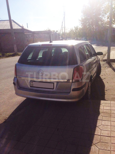 Opel Astra 2005, 240,000 km - 1.6 l - Gəncə