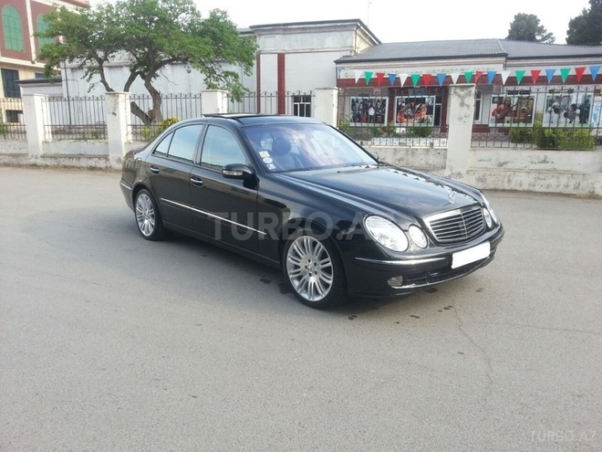 Mercedes E 270 2002, 235,300 km - 2.7 l - Bakı