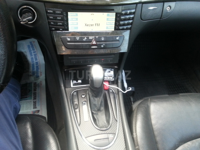 Mercedes E 270 2002, 235,300 km - 2.7 l - Bakı