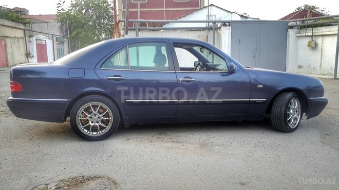 Mercedes E 230 1996, 280,000 km - 2.3 l - Bakı