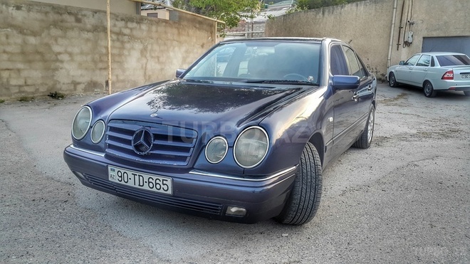 Mercedes E 230 1996, 280,000 km - 2.3 l - Bakı