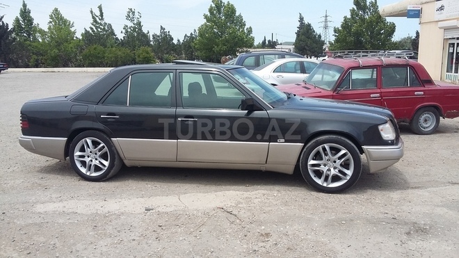 Mercedes E 200 1992, 30,000 km - 2.0 л - Sumqayıt