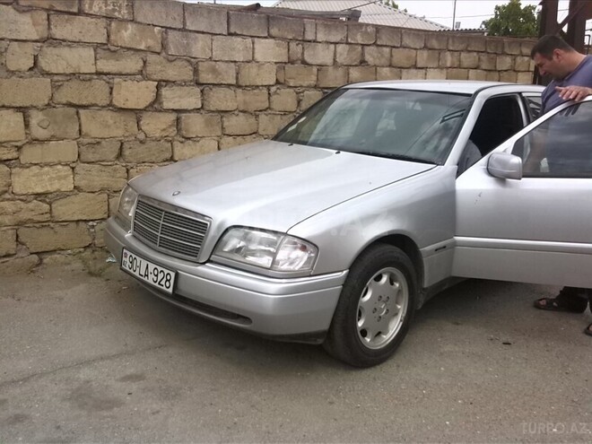 Mercedes C 220 1995, 238,000 km - 2.2 l - Bakı