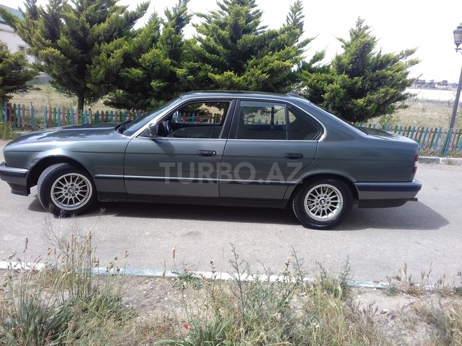 BMW 520 1989, 323,000 km - 2.0 л - Bakı